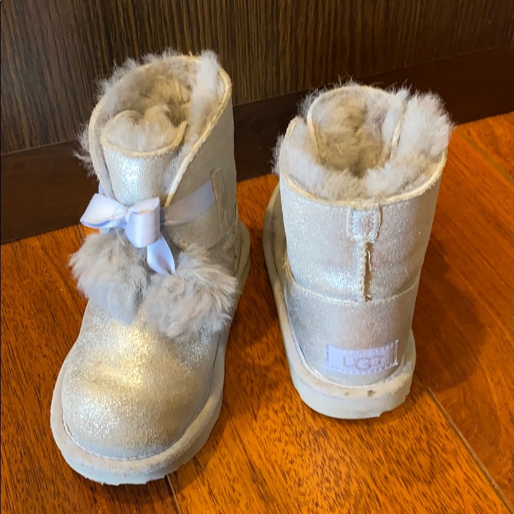 Authentic Uggs Silver Size US 12